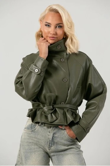 Leather jacket cropped με ζώνη και μεγάλο γιακά μπορντό