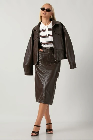 Leather jacket με κορδόνι στη μέση καφέ