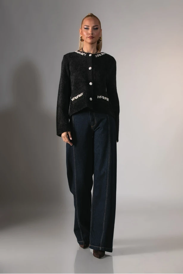 Ζακέτα μοχέρ με χνουδωτή υφή και λεπτομέρειες πέρλες στον γιακά μαύρο