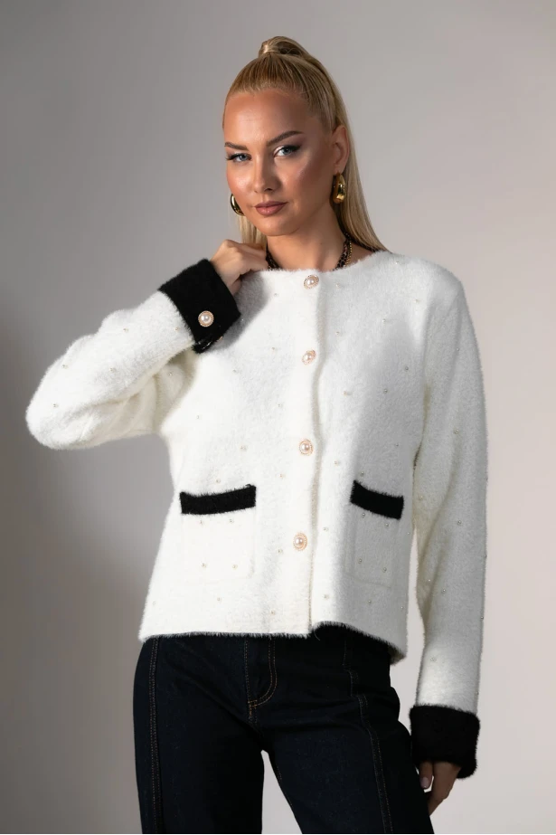 Ζακέτα μοχέρ με χνουδωτή υφή και πέρλες λευκό 