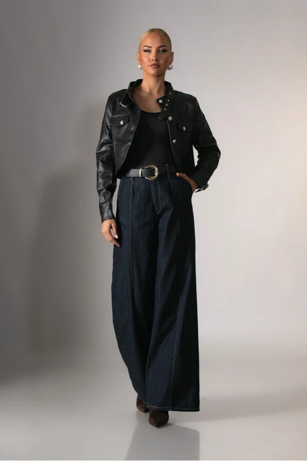 Cropped leather jacket με κουμπιά και λεπτομέρεια στον γιακά μαύρο