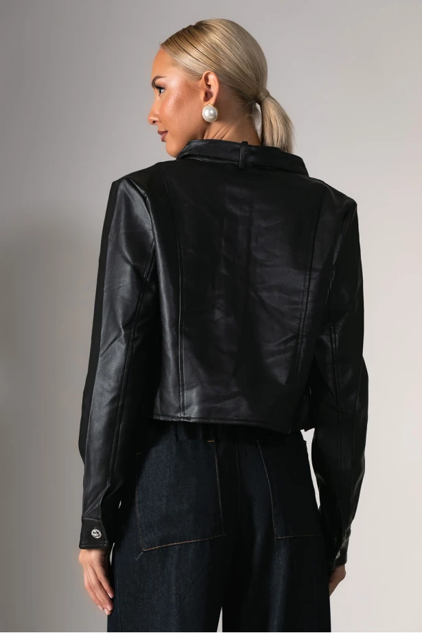 Cropped leather jacket με κουμπιά και λεπτομέρεια στον γιακά μαύρο