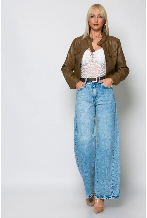 Cropped leather jacket με κουμπιά και λεπτομέρεια στον γιακά καφέ