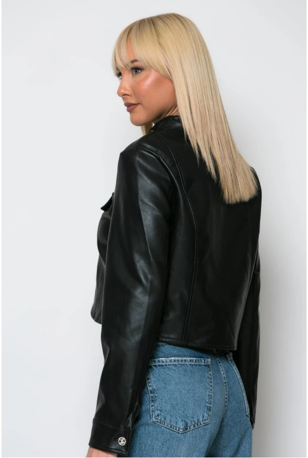 Cropped leather jacket με κουμπιά και λεπτομέρεια στον γιακά μαύρο