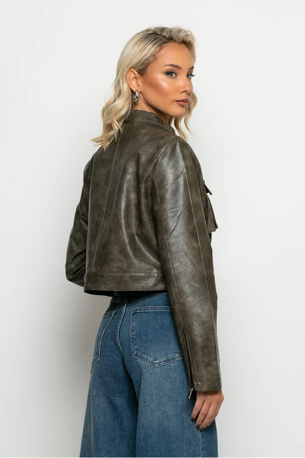 Jacket δερματίνη με τσέπες μπροστά γκρι Jacket δερματίνη με τσέπες μπροστά γκρι