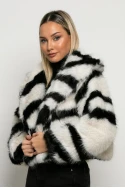 Γούνινο jacket με γιακά εκρού Γούνινο jacket με γιακά εκρού