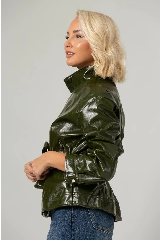 Leather jacket με ψηλό λαιμό και ζώνη λαδί