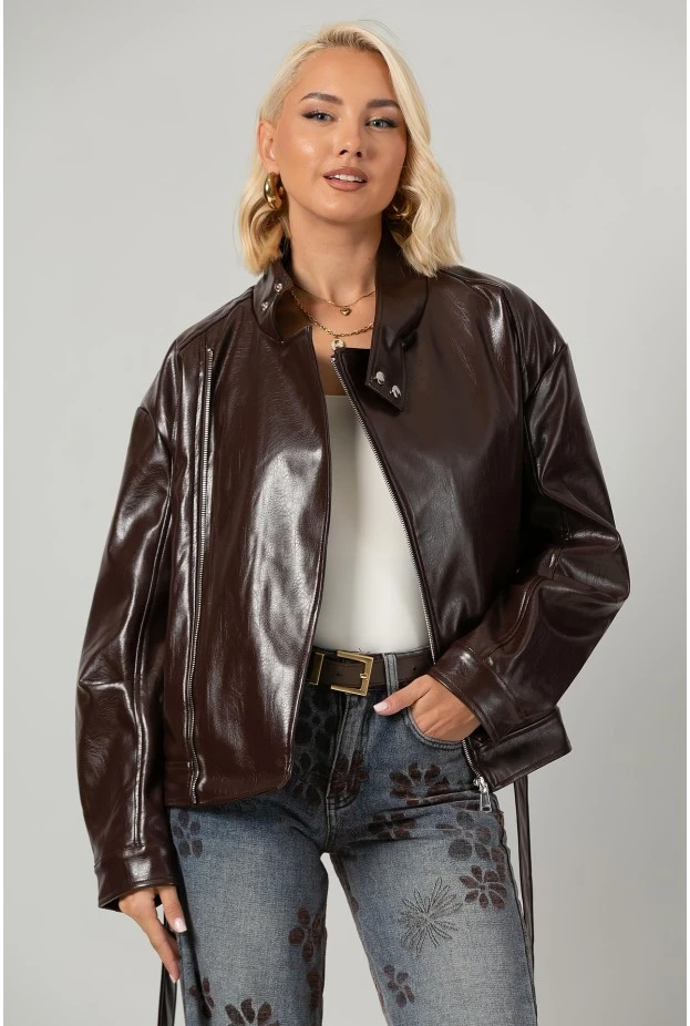 Leather jacket με ψηλό λαιμό και ζώνη μπορντό