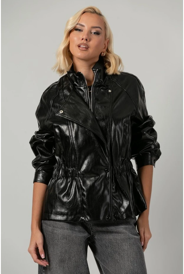Leather jacket vinyl με σούρες στη μέση μαύρο
