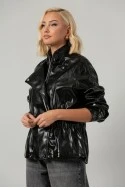Leather jacket vinyl με σούρες στη μέση μαύρο