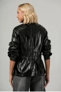 Leather jacket vinyl με σούρες στη μέση μαύρο