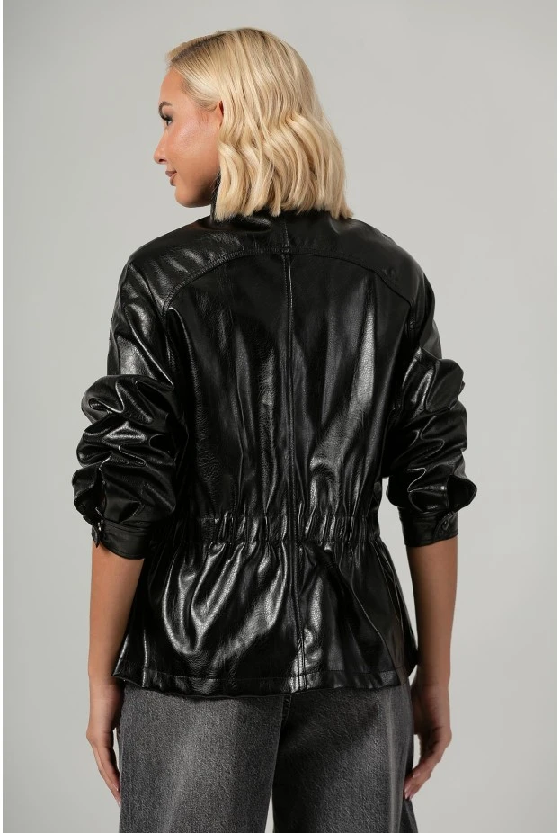 Leather jacket vinyl με σούρες στη μέση μαύρο