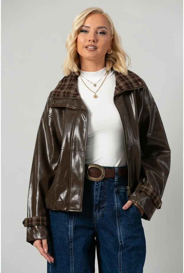 Leather jacket vinyl με καρό λεπτομέρειες και λάστιχο στη μέση καφέ
