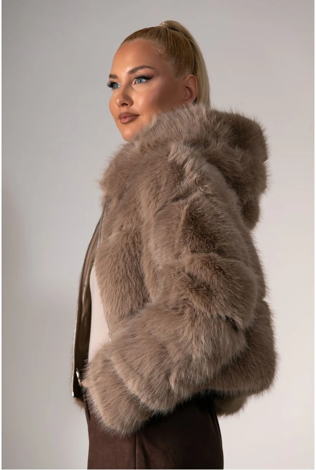 Γούνινο cropped jacket με κουκούλα πούρο