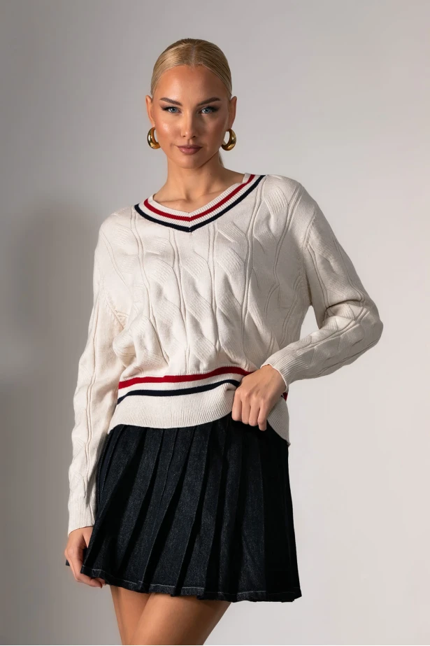 Πλεκτή μπλούζα με v και ρίγα εκρού