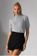 Πλεκτή κοντομάνικη μπλούζα με ψηλό λαιμό και πέρλες γκρι