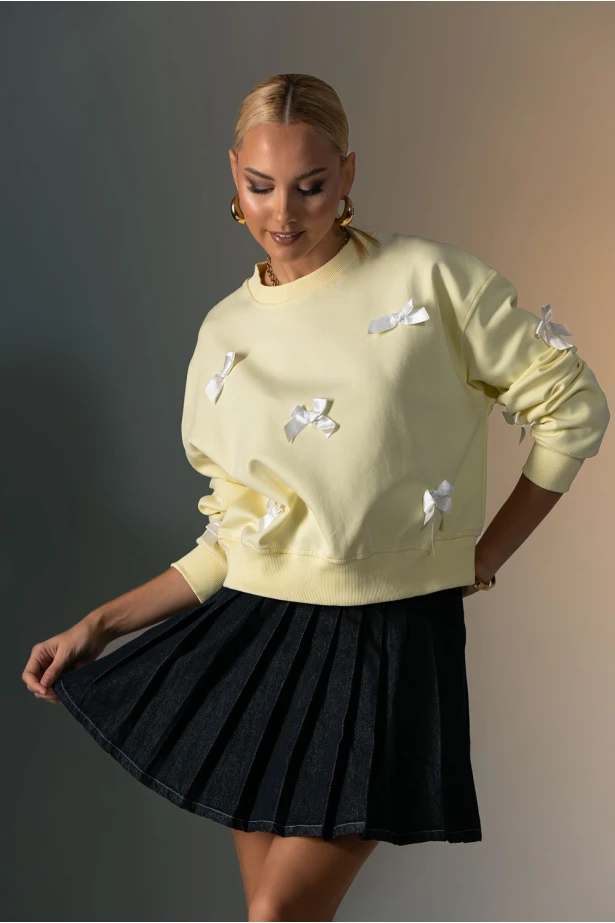 Μπλούζα φούτερ με διακοσμητικά φιογκάκια κίτρινο  Μπλούζα φούτερ με διακοσμητικά φιογκάκια κίτρινο