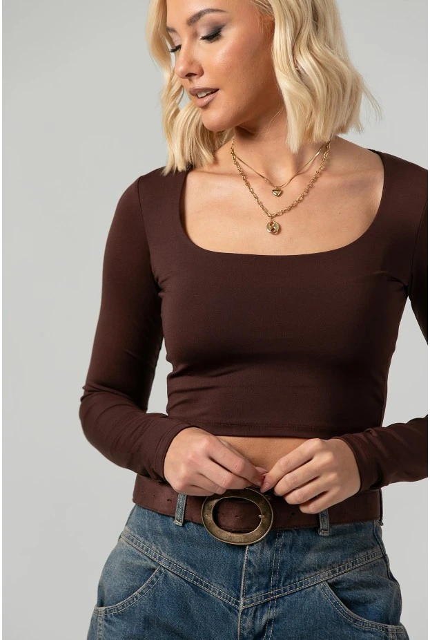 Crop top με τετράγωνη λαιμόκοψη και thumb holes καφέ