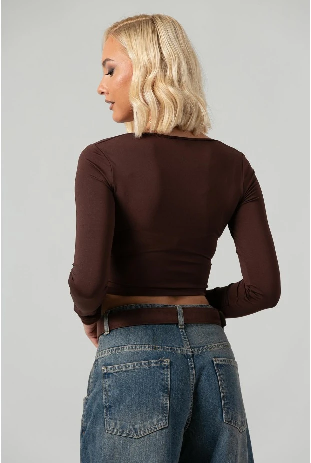 Crop top με τετράγωνη λαιμόκοψη και thumb holes καφέ