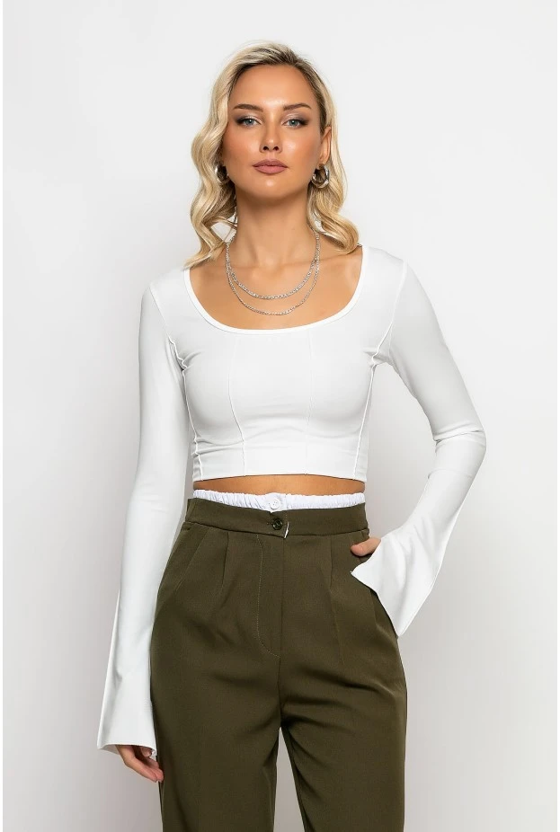Crop top μακρυμάνικο με άνοιγμα στα μανίκια και δέσιμο στην πλάτη λευκό