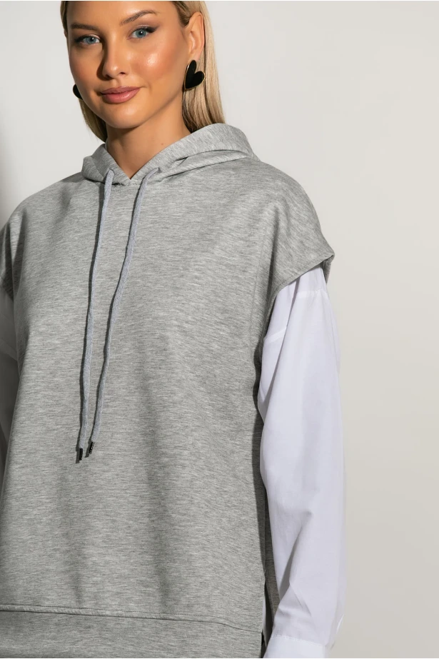 Oversized πόντσο φούτερ με άνοιγμα στο πλάι και κουκούλα γκρι Oversized πόντσο φούτερ με άνοιγμα στο πλάι και κουκούλα γκρι