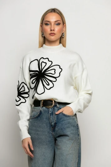 Πλεκτό με ψηλό λαιμό και pach flower γκρι