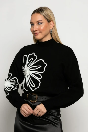 Πλεκτό με ψηλό λαιμό και pach flower γκρι