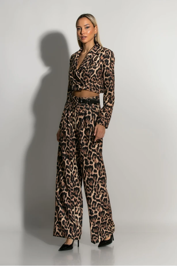 Παντελόνα leopard print με λεπτομέρεια ζωνάκι στο πλάι μπεζ Παντελόνα leopard print με λεπτομέρεια ζωνάκι στο πλάι μπεζ