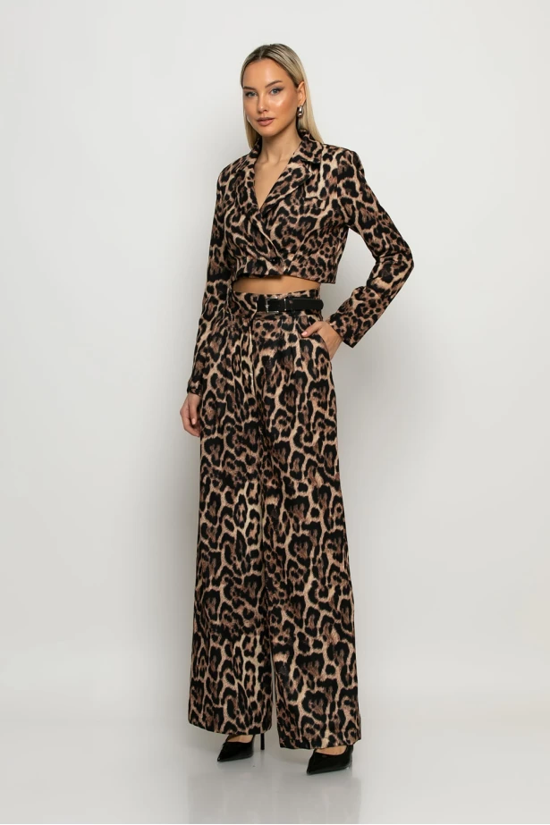 Παντελόνα leopard print με λεπτομέρεια ζωνάκι στο πλάι μπεζ Παντελόνα leopard print με λεπτομέρεια ζωνάκι στο πλάι μπεζ