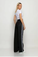 Jean wide leg με ρίγες στο πλάι μαύρο Jean wide leg με ρίγες στο πλάι μαύρο