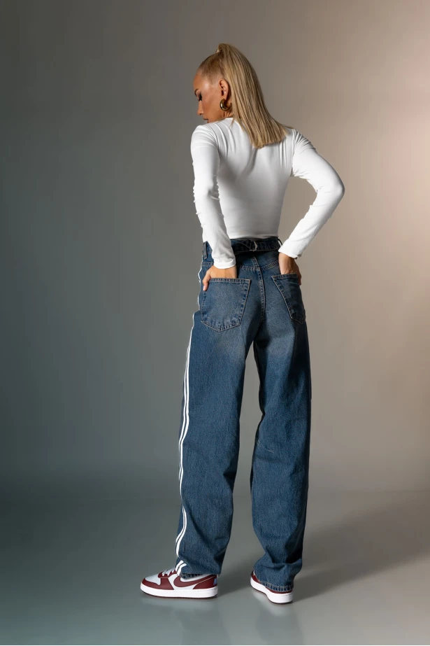 Jean baggy με ρίγες στο πλάι μπλε Jean baggy με ρίγες στο πλάι μπλε