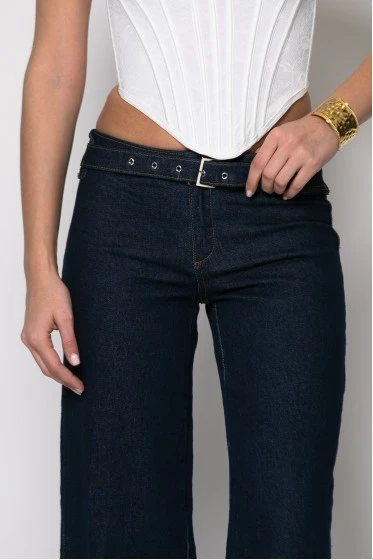 Jean flared fit low rise με ζωνάκι μπλε ντενιμ