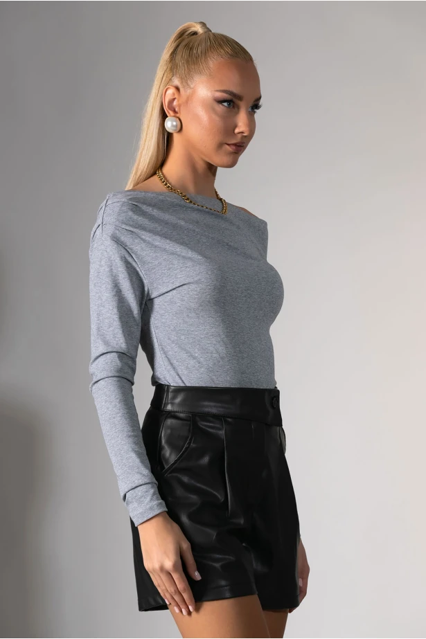 Σορτς δερματίνη με λοξό κούμπωμα μαύρο