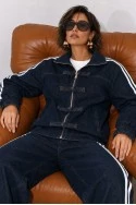 Σετ jean jacket με ιδιαίτερο κούμπωμα και jean wide leg με λάστιχο και ρίγες μπλε ντένιμ
