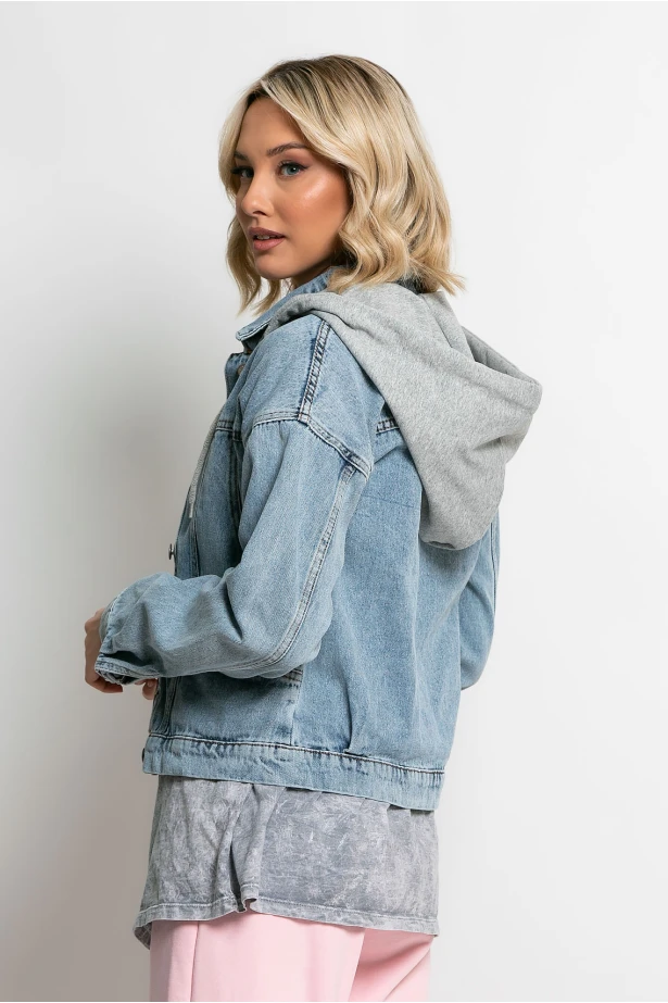 Jean jacket με αποσπώμενη φούτερ κουκούλα μπλε ανοιχτό Jean jacket με αποσπώμενη φούτερ κουκούλα μπλε ανοιχτό