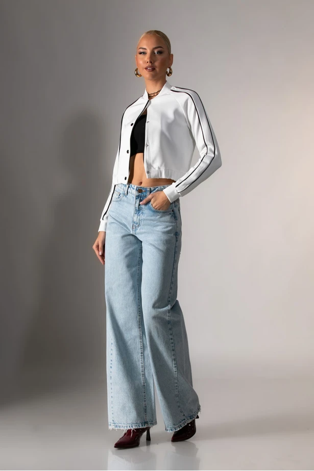 Cropped jacket με ρίγες στα μανίκια λευκό