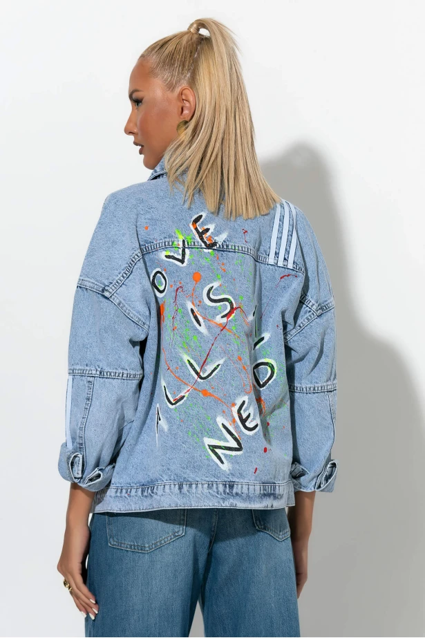 Jean jacket με ρίγες και στάμπα love is all i need μπλε 
