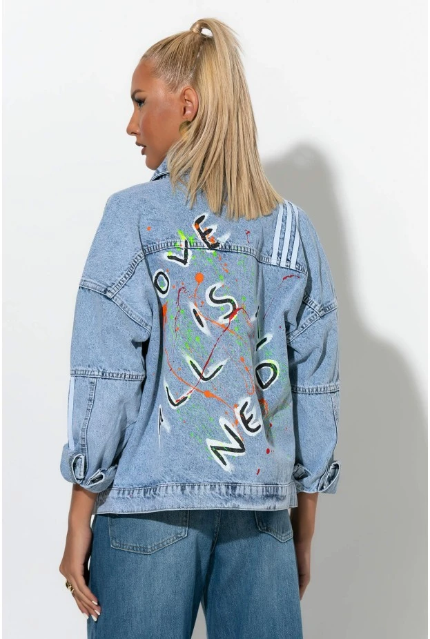 Jean jacket με ρίγες και στάμπα love is all i need μπλε