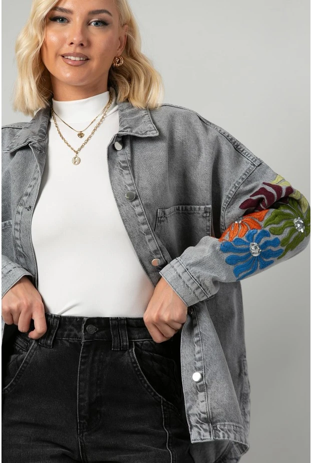 Jean jacket oversized με κεντητά λουλούδια γκρι