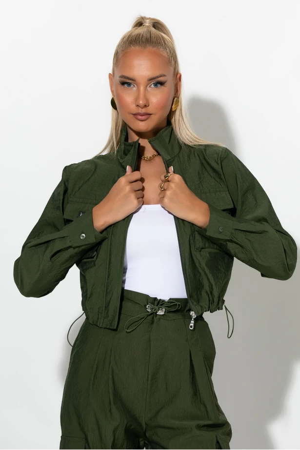 Σετ fly crop jacket και cargo παντελόνα χακί 