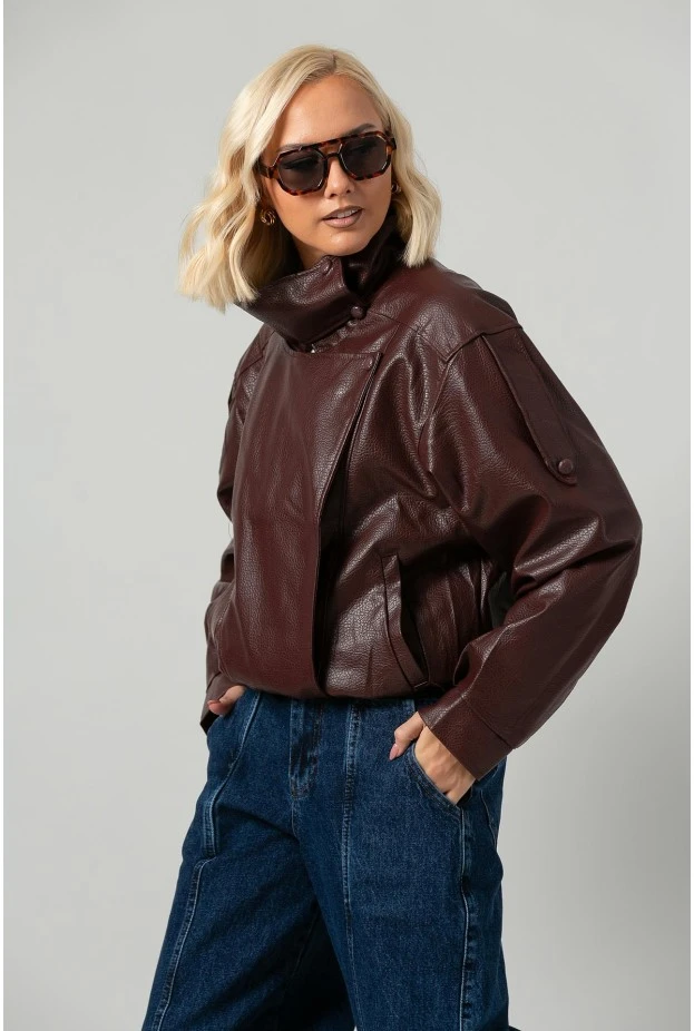 Leather jacket με ψηλό λαιμό και λάστιχο μπορντό