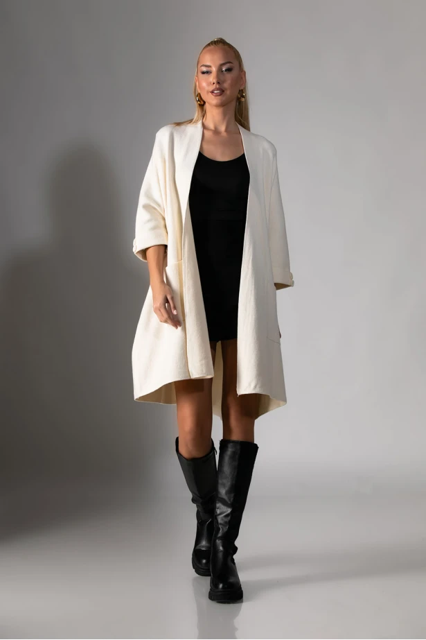 Πλεκτή ζακέτα με τσέπες μπεζ