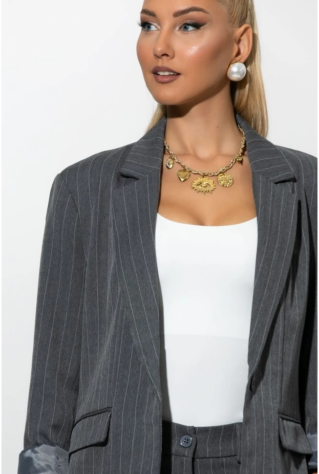 Σετ ριγέ παντελόνα και blazer με βάτες γκρι