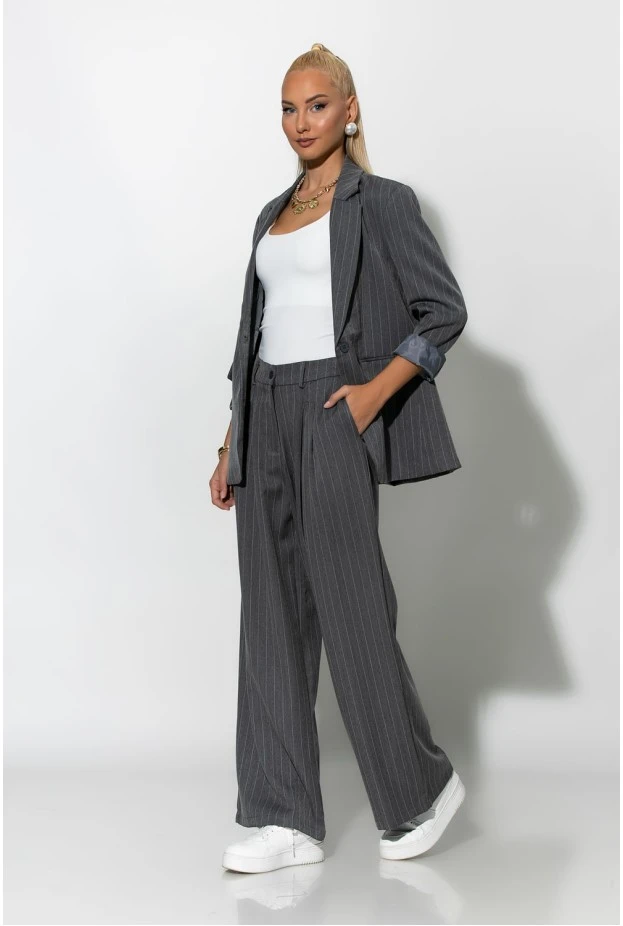 Σετ ριγέ παντελόνα και blazer με βάτες γκρι