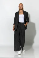 Σετ ριγέ παντελόνα και blazer με βάτες ανθρακί Σετ ριγέ παντελόνα και blazer με βάτες ανθρακί