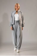 Σετ baggy παντελόνι και ζακέτα με λεπτομέρεια δαντέλα γκρι 