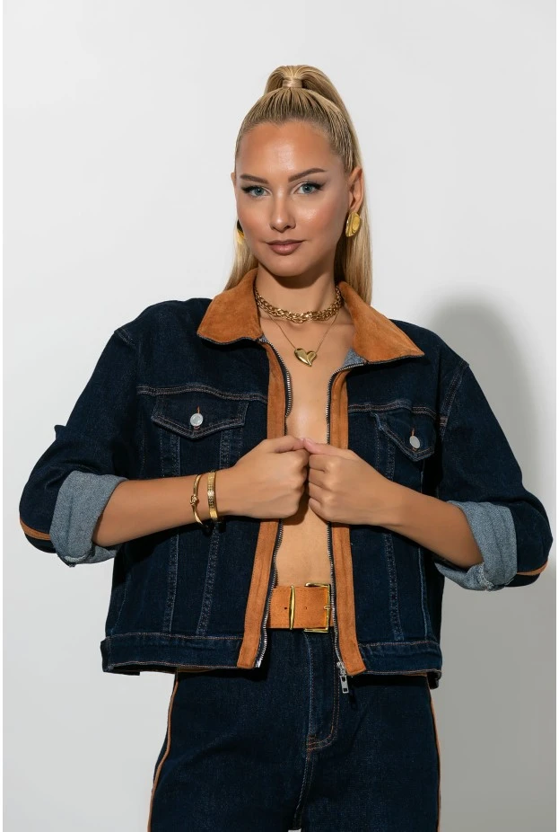Σετ jean jacket και παντελόνι jean με ζώνη και λεπτομέρειες απο σουέντ μπλε σκούρο