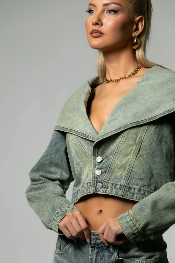 Σετ jean cropped jacket με μεγάλη κουκούλα και jean παντελόνι loose μπλε ανοιχτό
