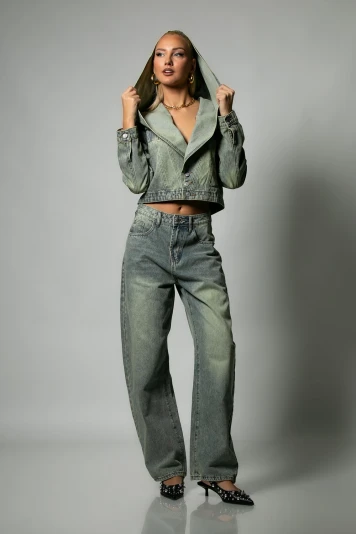 Σετ jean cropped jacket με μεγάλη κουκούλα και jean παντελόνι loose μαύρο